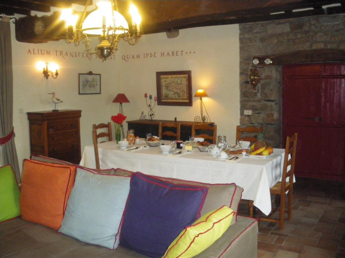 Manoir De La Ville Marie Hirel ภายนอก รูปภาพ
